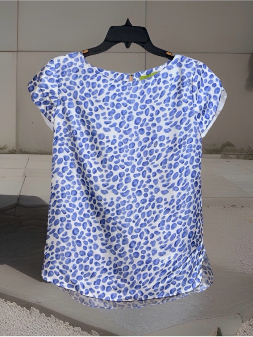 Elizabeth McKay White and Blue Pebble-Print Tulip Sleeve Silk Top-0-EC